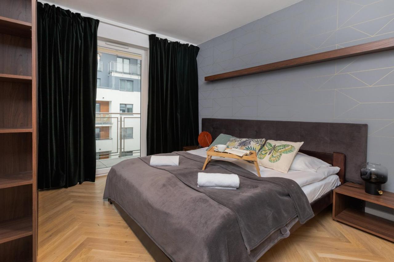 Appartamento Superior With Balcony & Parking By Renters Prestige *