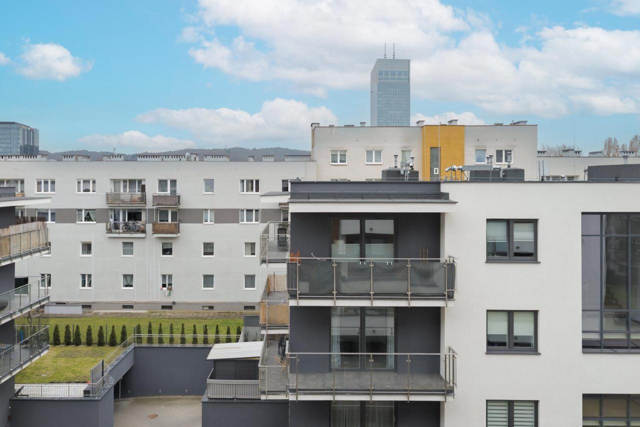 Superior With Balcony & Parking By Renters Prestige Apartment Danzig